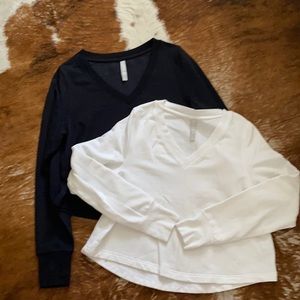 BUNDLE!! Women’s Athleta Black and White Vneck cropped sweatshirts, size small